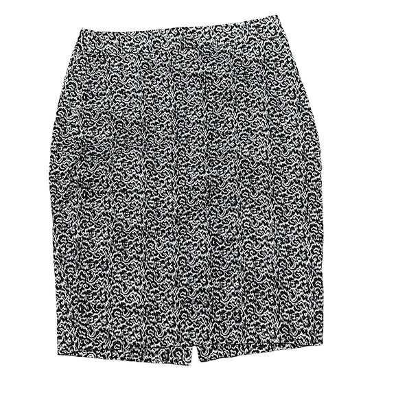 J. Crew Dresses & Skirts - J. CREW: Printed “The Pencil Skirt” - Size 2
